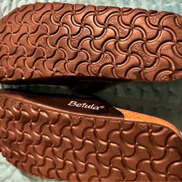 Unisex Betula by Birkenstock Black Leather Clogs - Picture 3 of 4